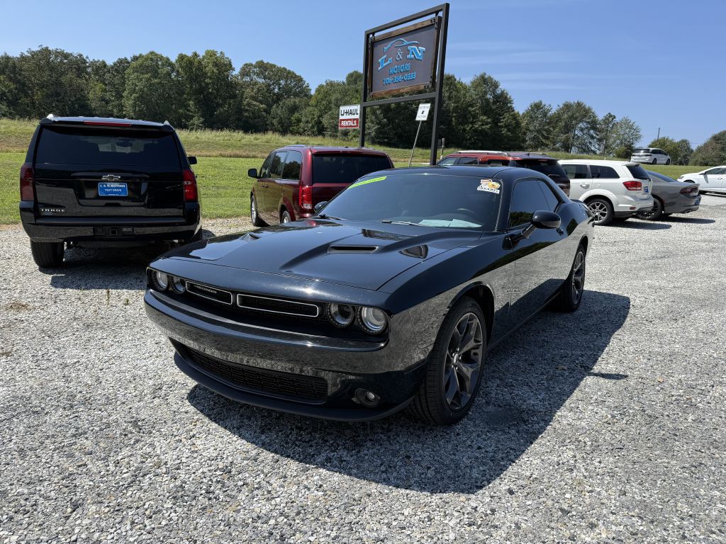 2018 Dodge Challenger Image 1