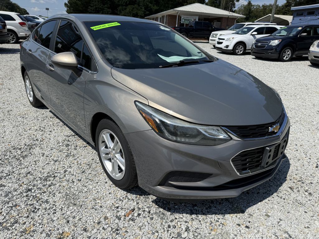 2017 Chevrolet Cruze Image 2