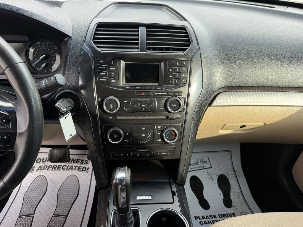 2017 Ford Explorer Image 10