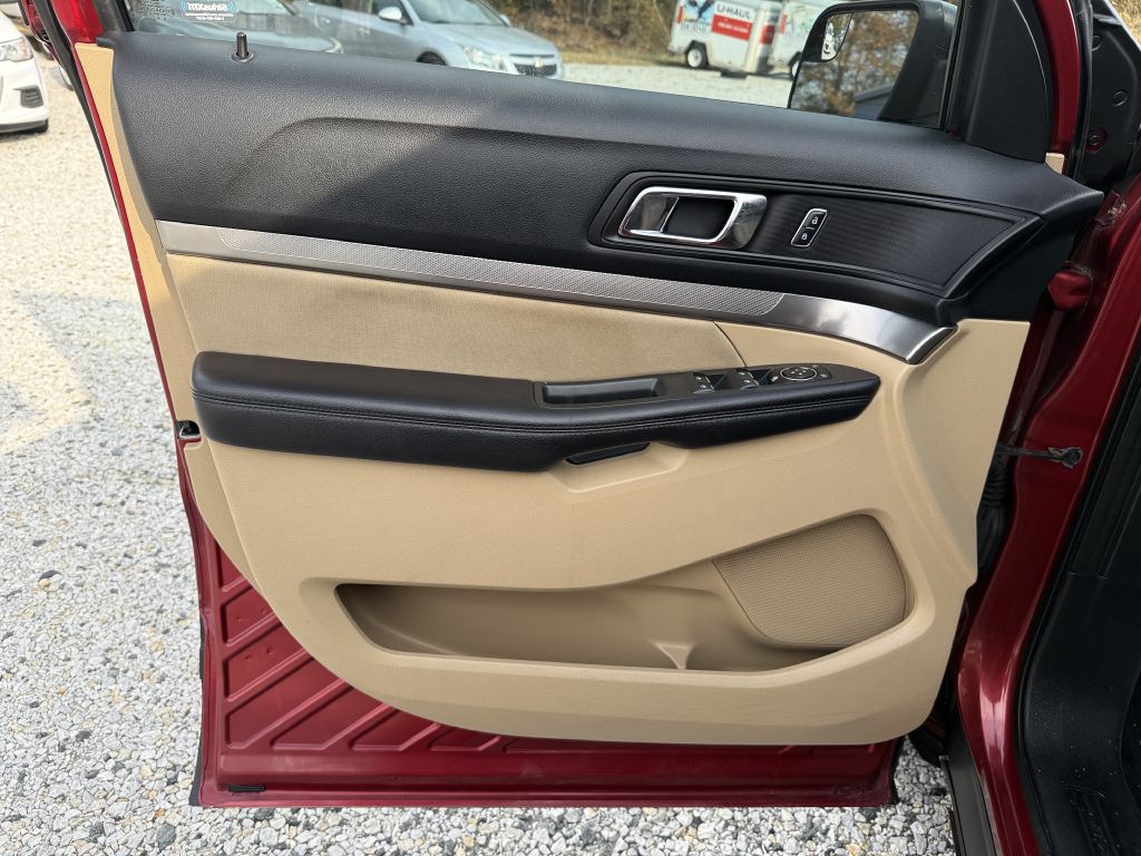 2017 Ford Explorer Image 11