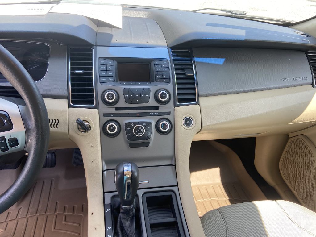 2013 Ford Taurus Image 8