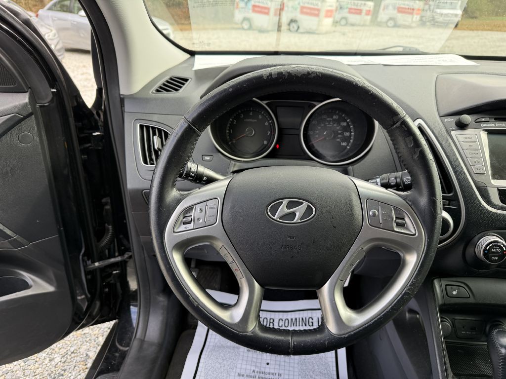 2012 Hyundai Tucson Image 8