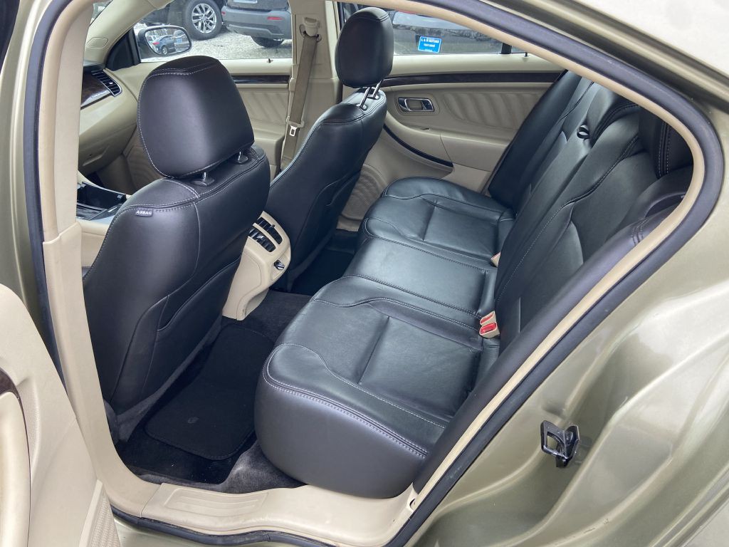 2013 Ford Taurus Image 6