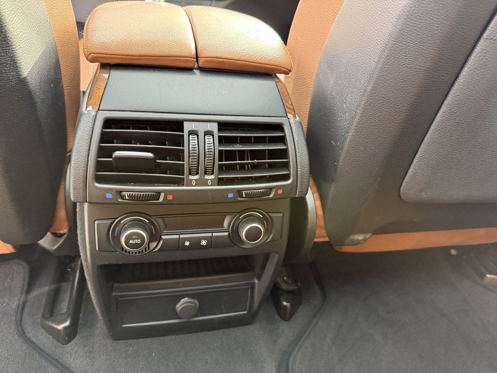 2010 BMW X5 Image 14