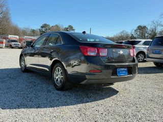 2014 Chevrolet Malibu Image 2