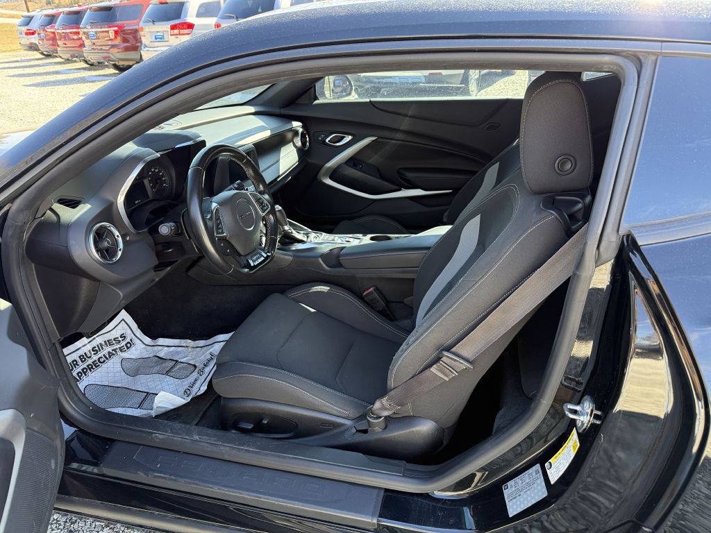 2017 Chevrolet Camaro Image 5