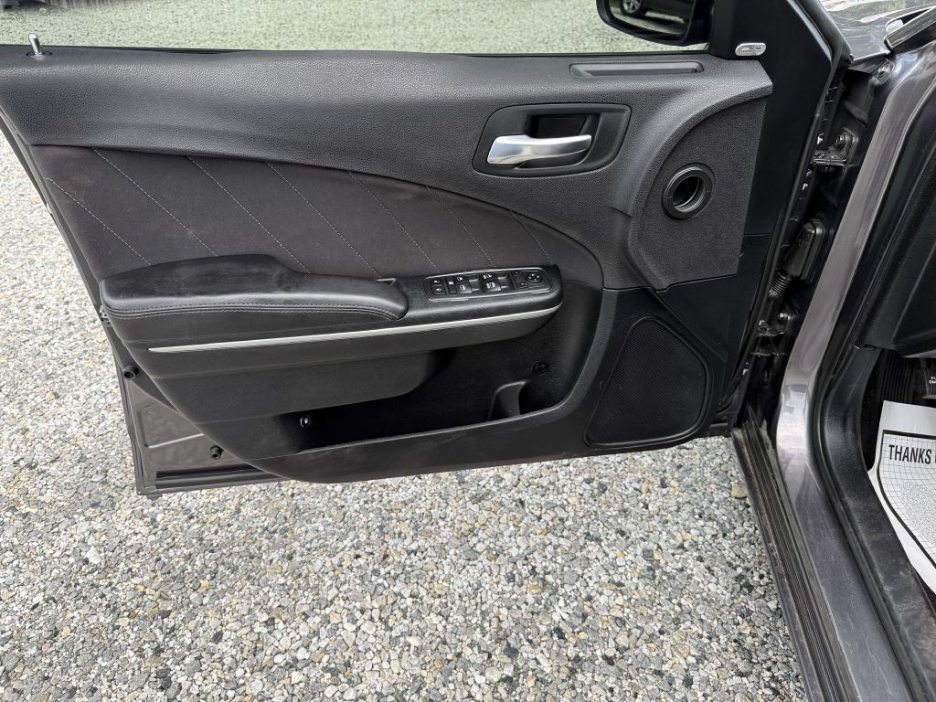 2018 Dodge Charger Image 9
