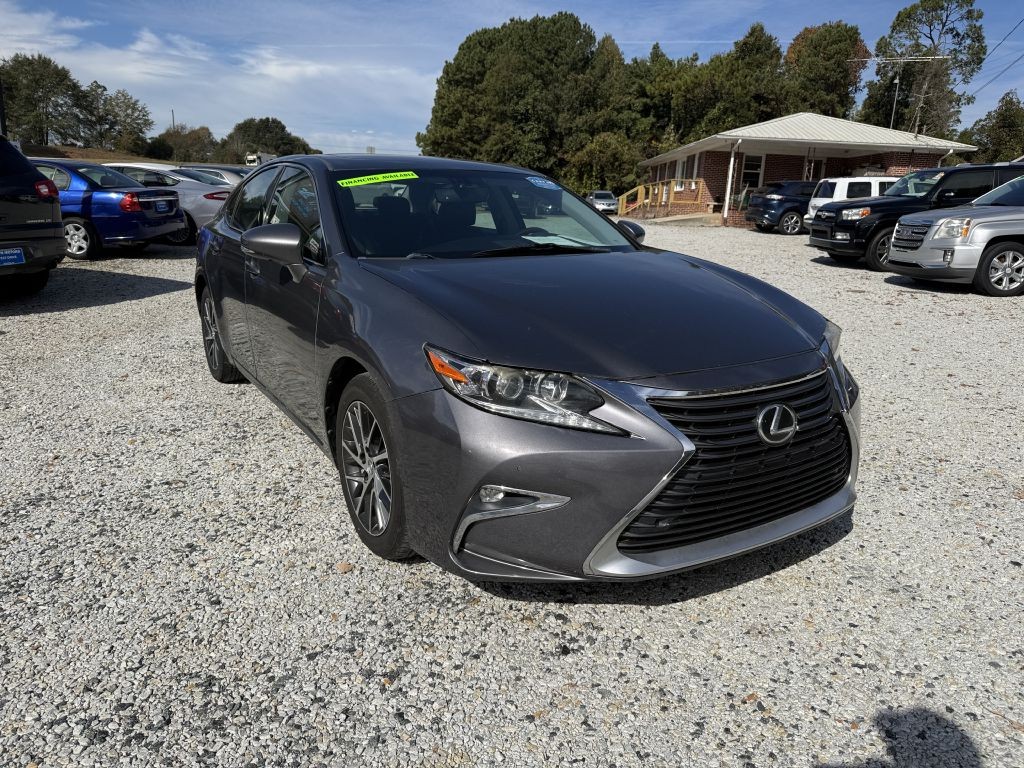 2016 Lexus ES Image 2