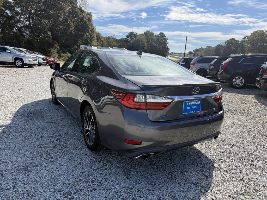 2016 Lexus ES Image 4