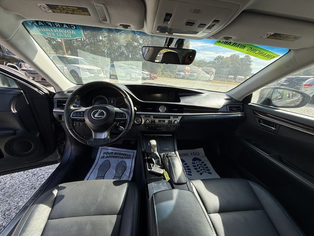 2016 Lexus ES Image 9