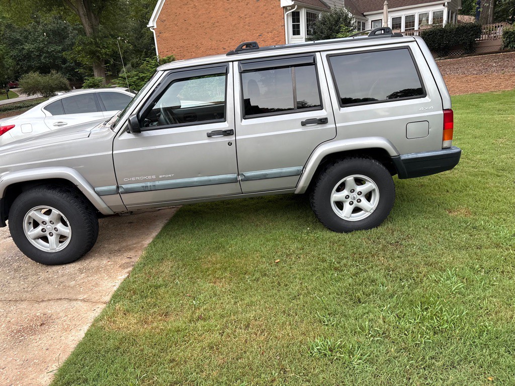 2000 Jeep Cherokee Image 2
