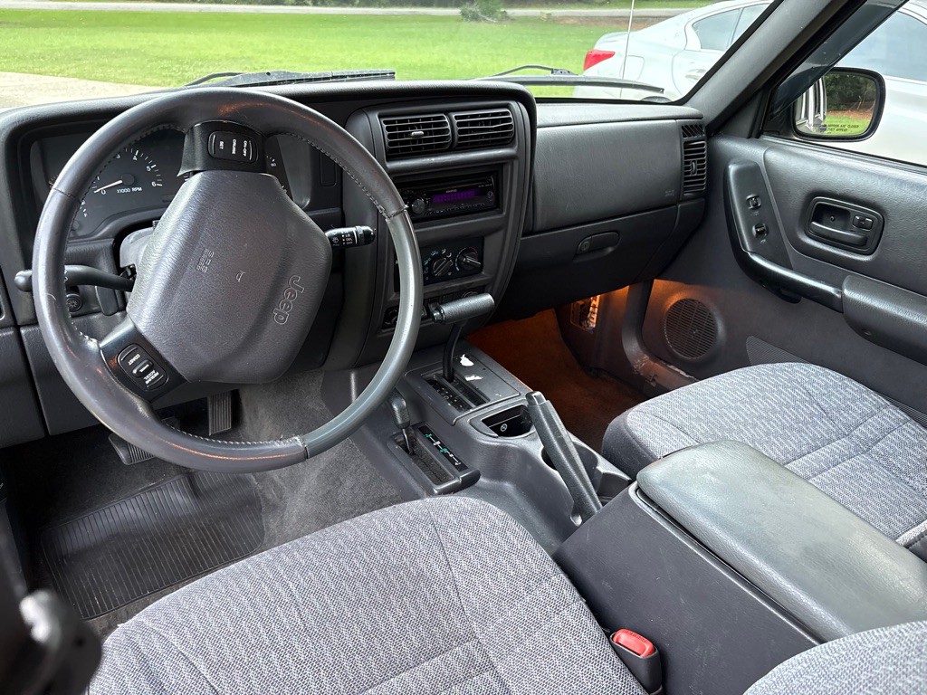 2000 Jeep Cherokee Image 16