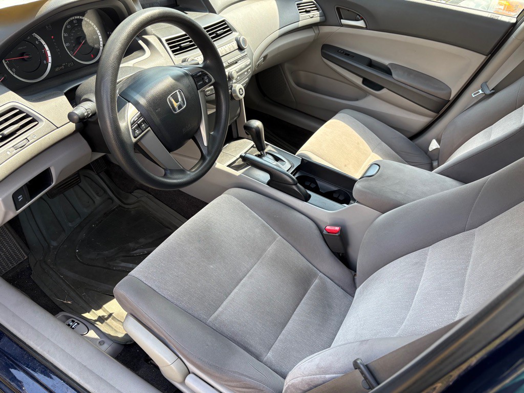 2010 Honda Accord Image 5
