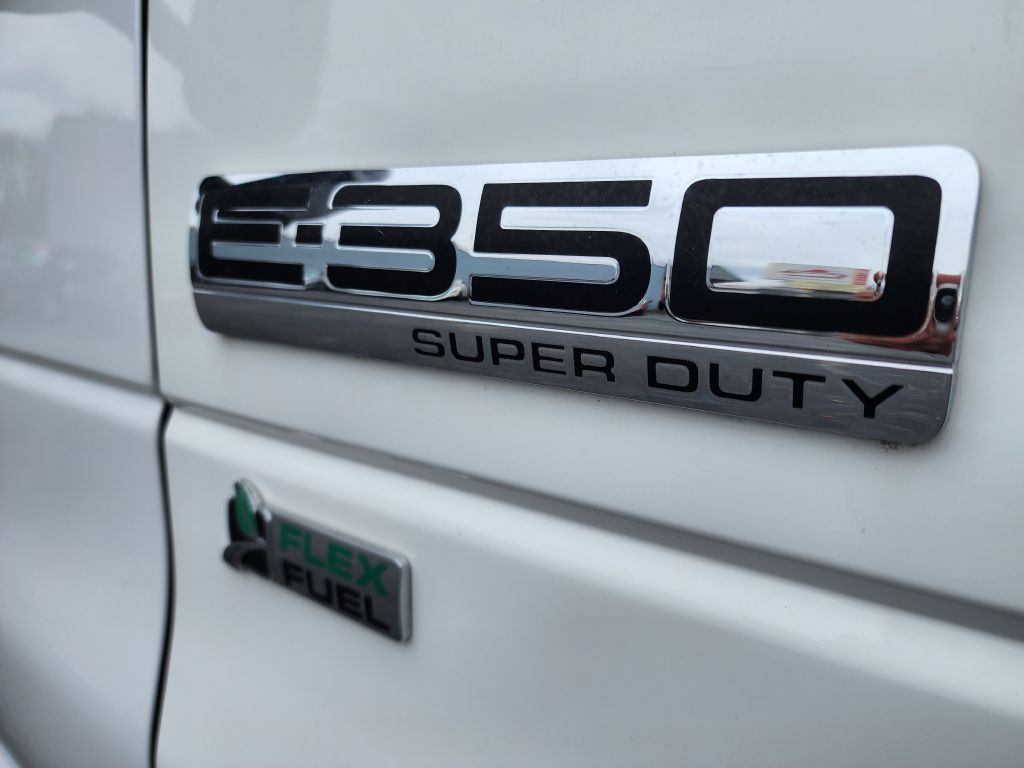 2016 Ford Econoline Image 6