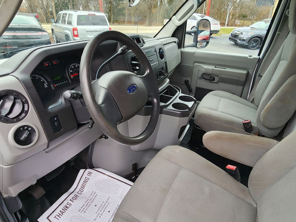 2016 Ford Econoline Image 9