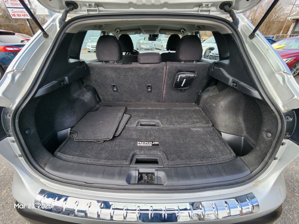2021 Nissan Rogue Image 18