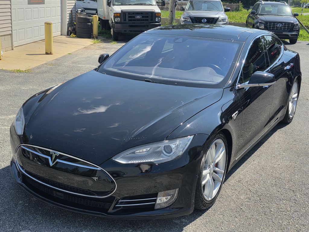 2015 Tesla Model S Image 3