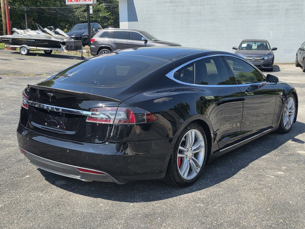 2015 Tesla Model S Image 8