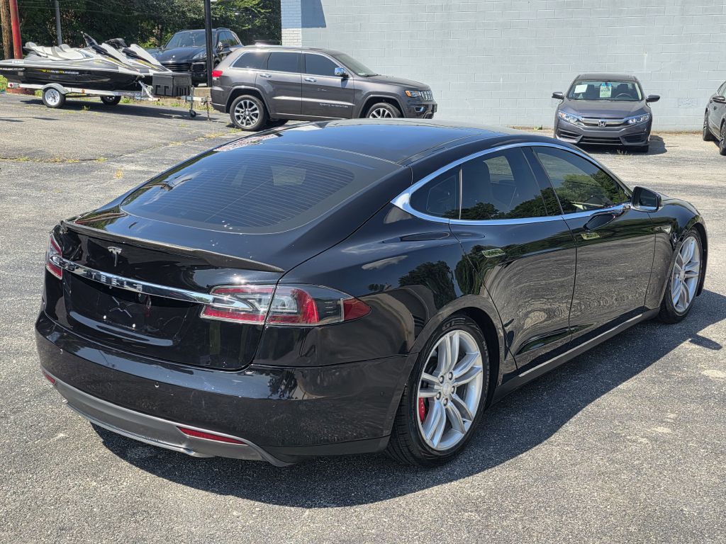 2015 Tesla Model S Image 9