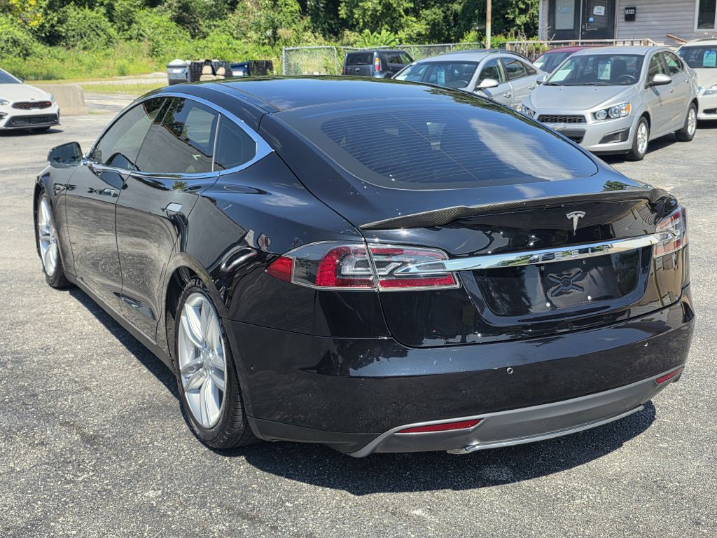 2015 Tesla Model S Image 11