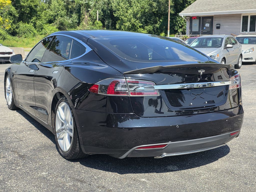 2015 Tesla Model S Image 12