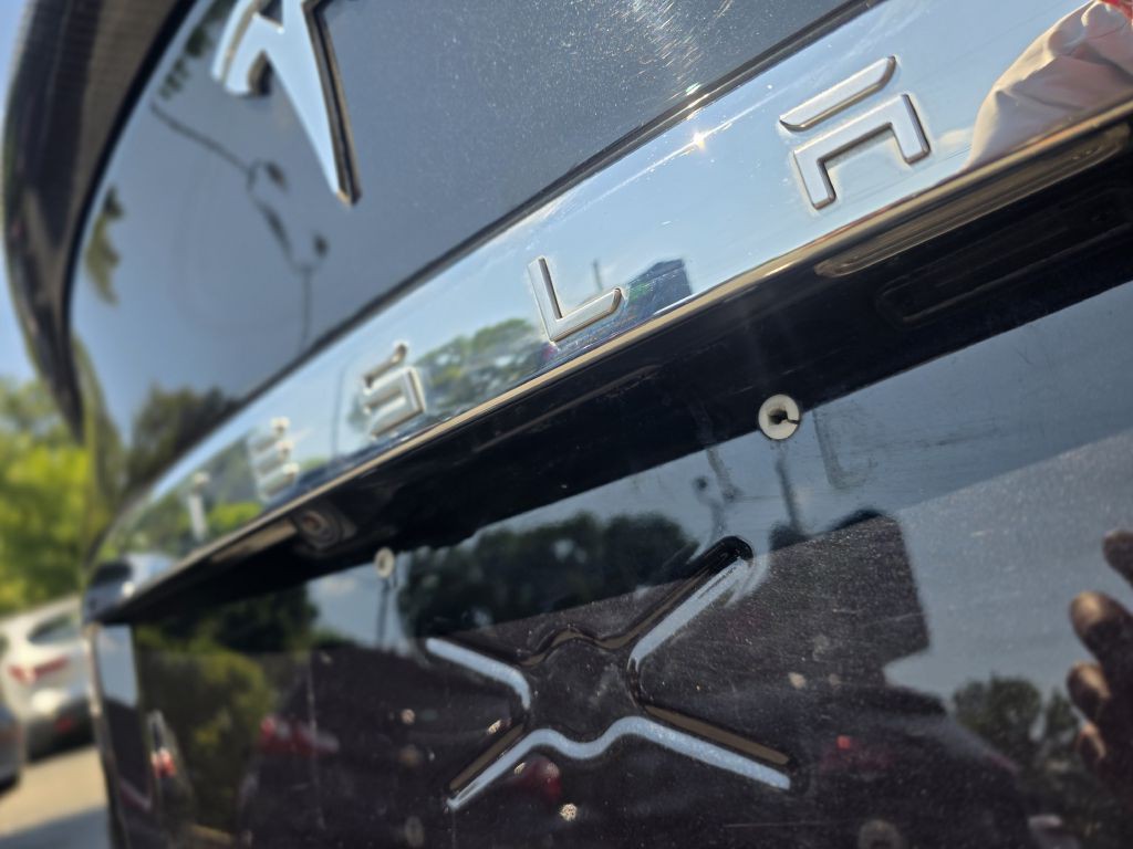 2015 Tesla Model S Image 13