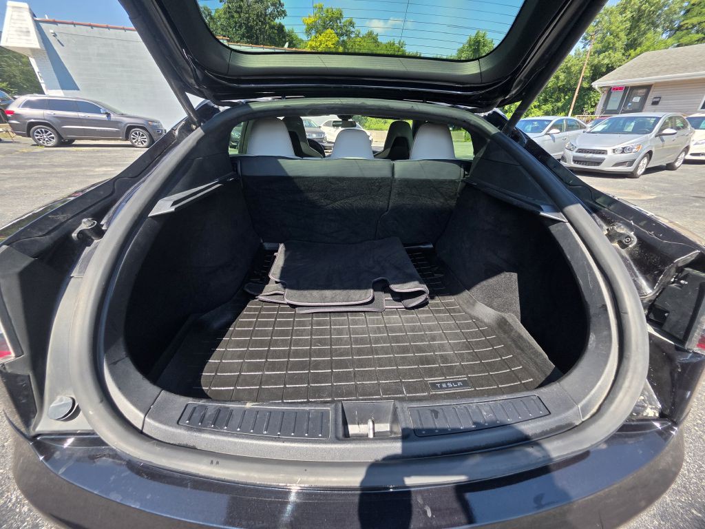 2015 Tesla Model S Image 19