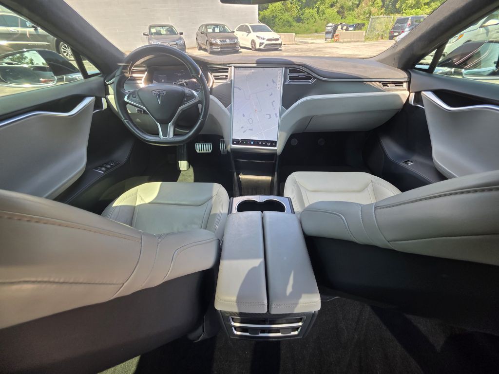 2015 Tesla Model S Image 23