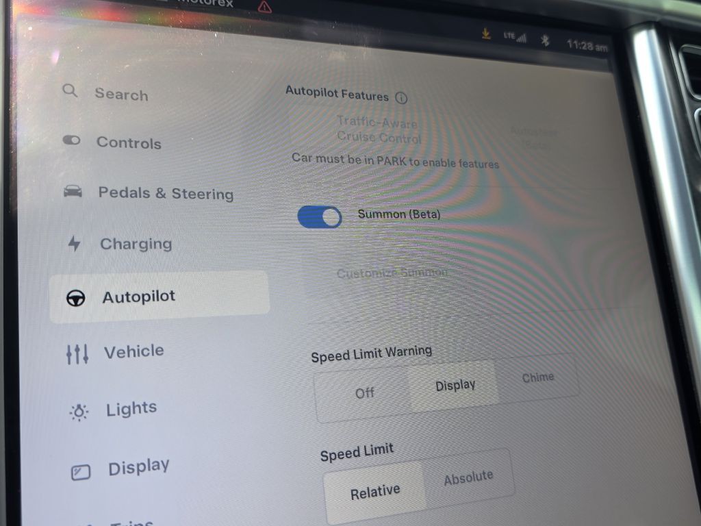 2015 Tesla Model S Image 35
