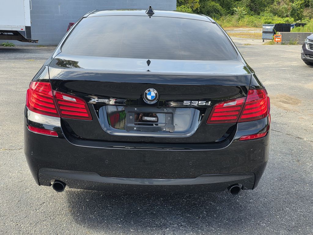 2015 BMW 5 Series Image 10