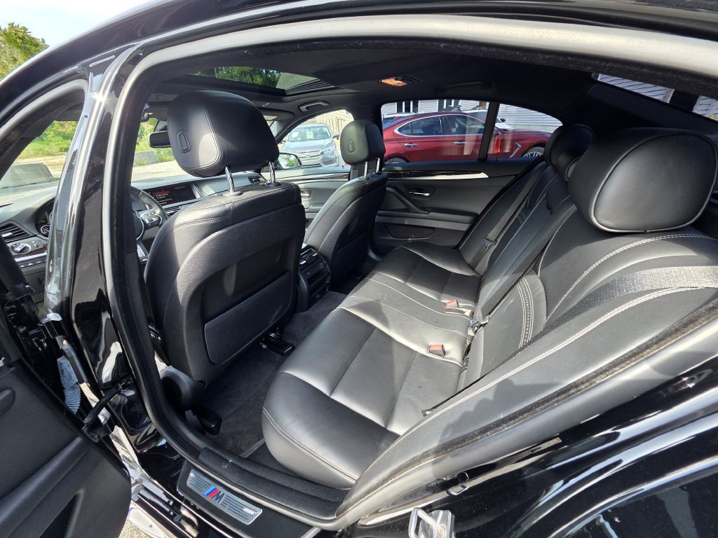 2015 BMW 5 Series Image 23