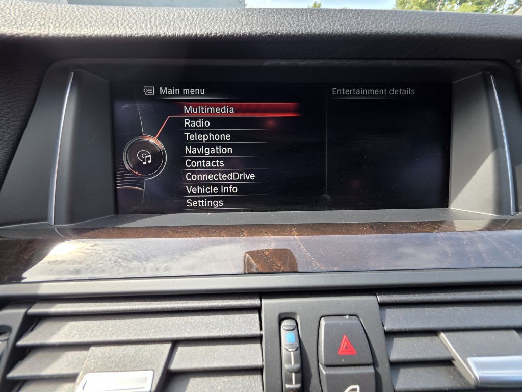 2015 BMW 5 Series Image 33