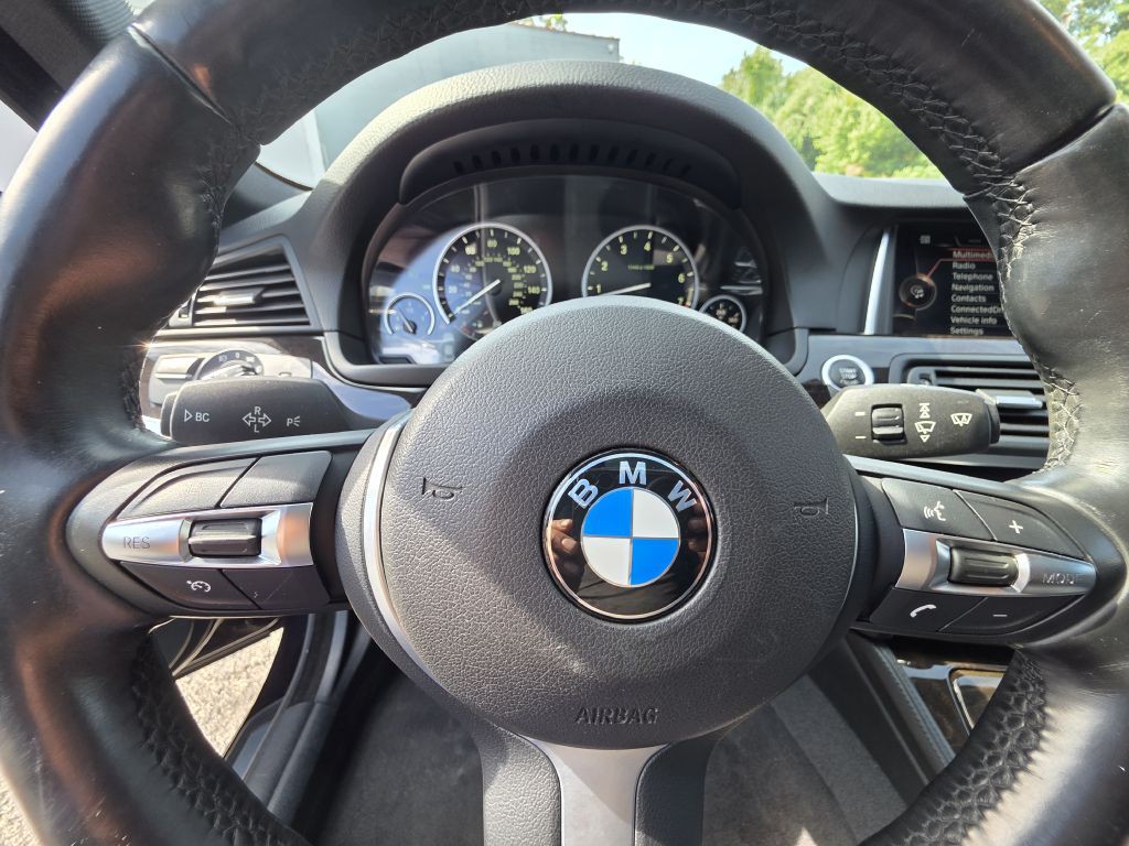 2015 BMW 5 Series Image 35