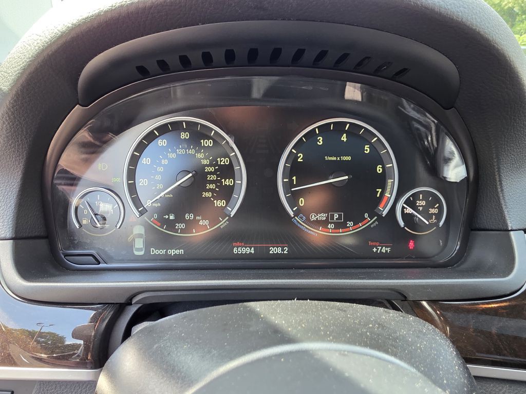 2015 BMW 5 Series Image 38