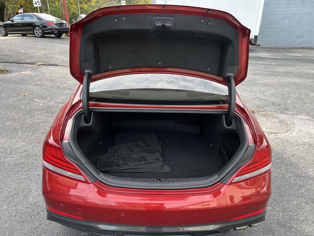 2021 Genesis G70 Image 8