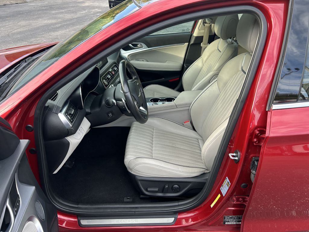 2021 Genesis G70 Image 12