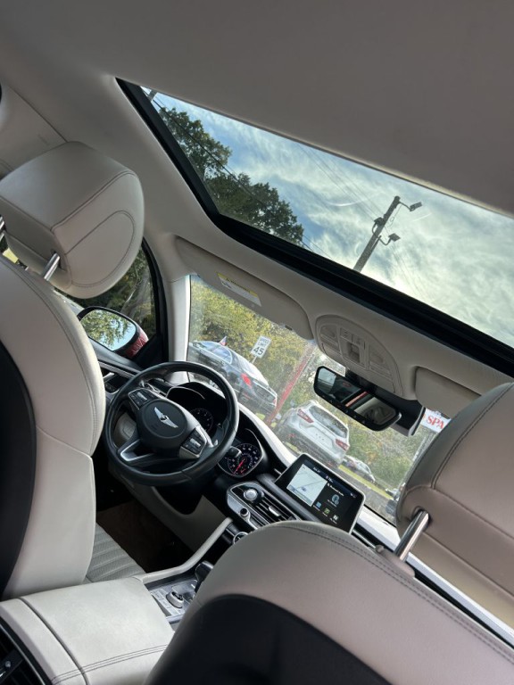 2021 Genesis G70 Image 19
