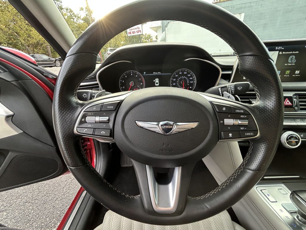 2021 Genesis G70 Image 24