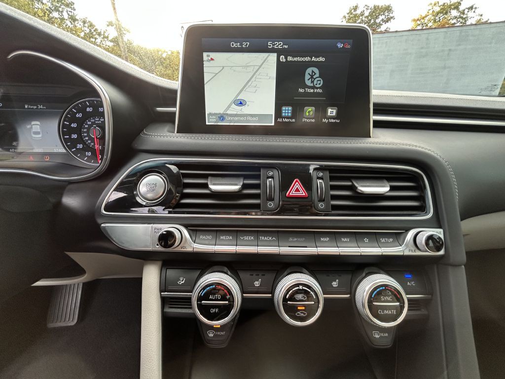 2021 Genesis G70 Image 30