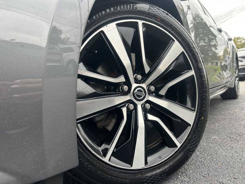 2022 Nissan Maxima Image 9