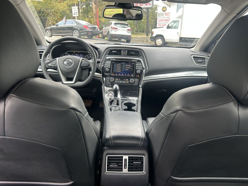 2022 Nissan Maxima Image 14