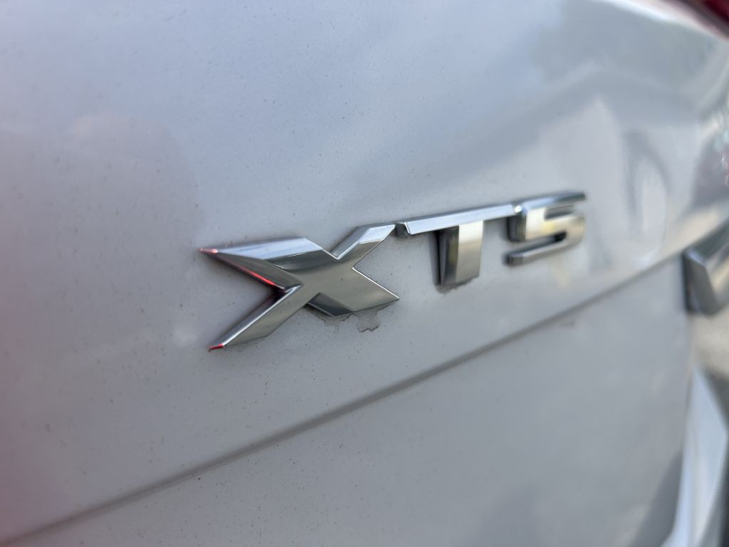2016 Cadillac XTS Image 10