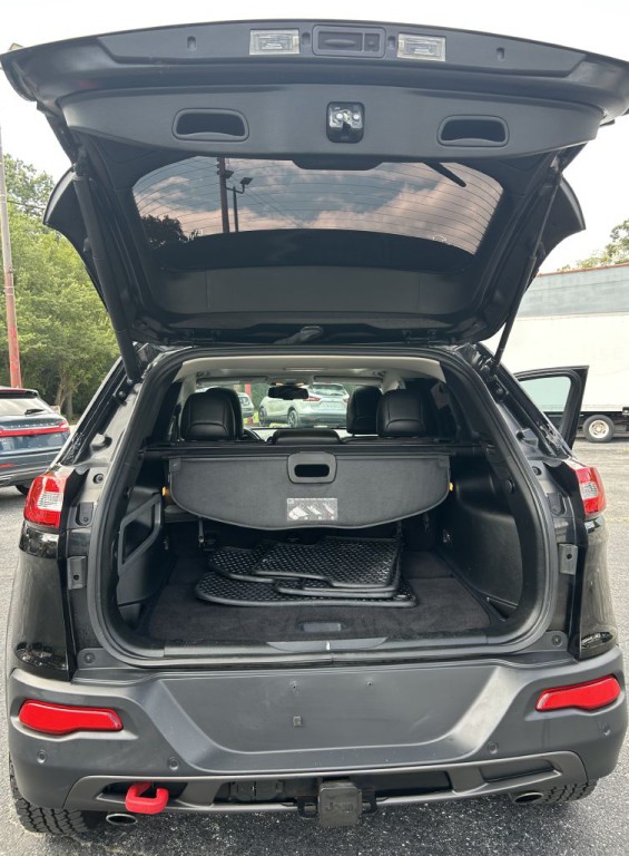 2018 Jeep Cherokee Image 8