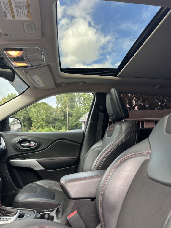 2018 Jeep Cherokee Image 13