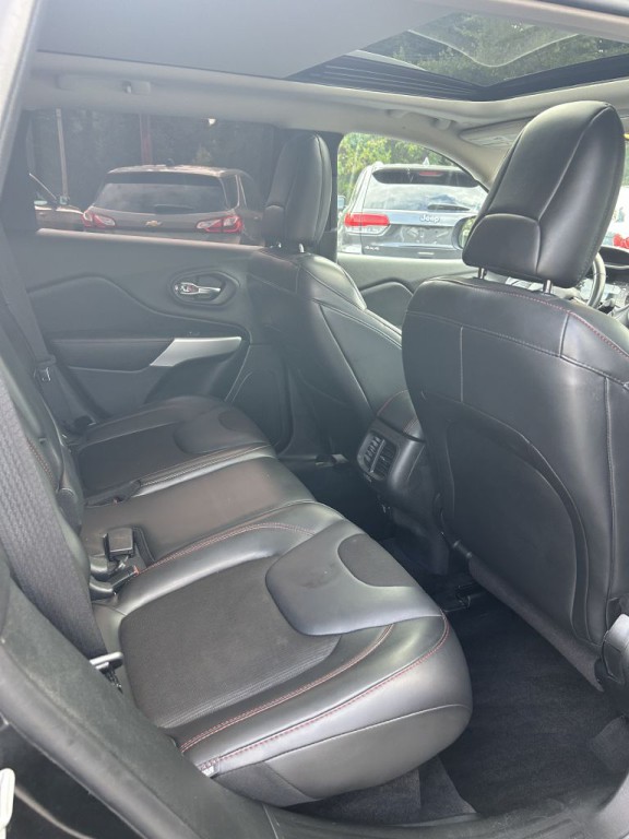 2018 Jeep Cherokee Image 16