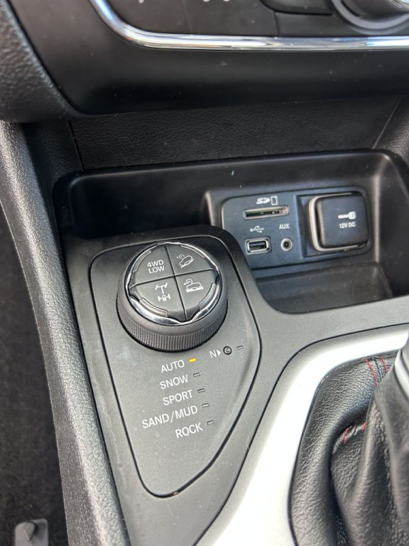 2018 Jeep Cherokee Image 22