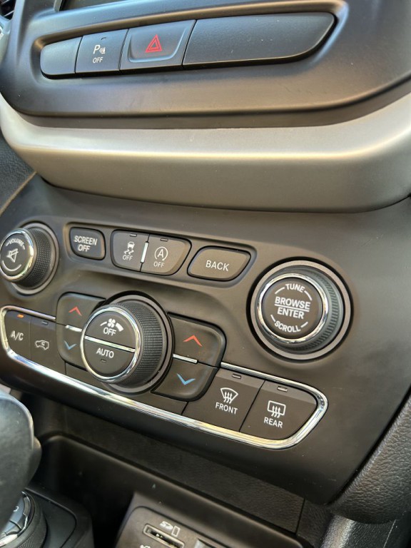 2018 Jeep Cherokee Image 23