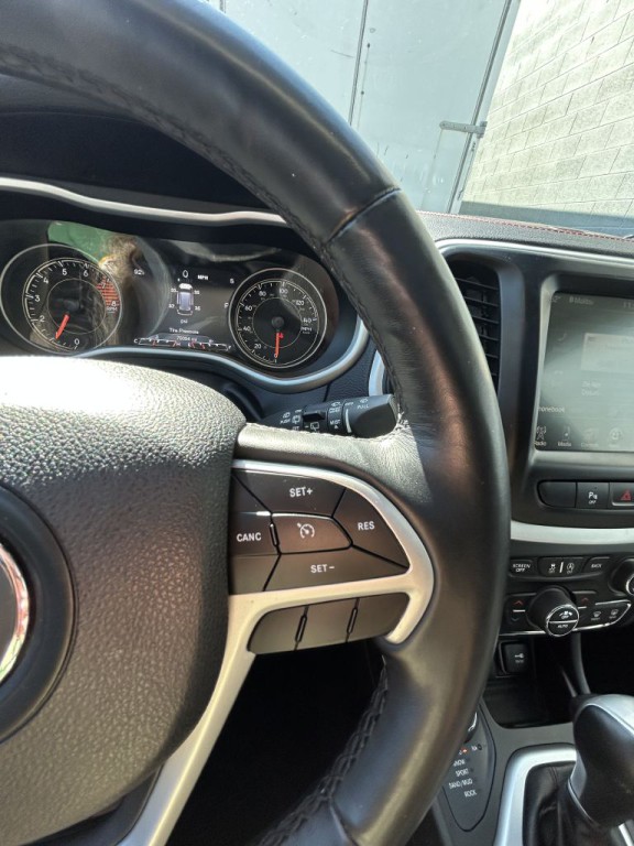 2018 Jeep Cherokee Image 28