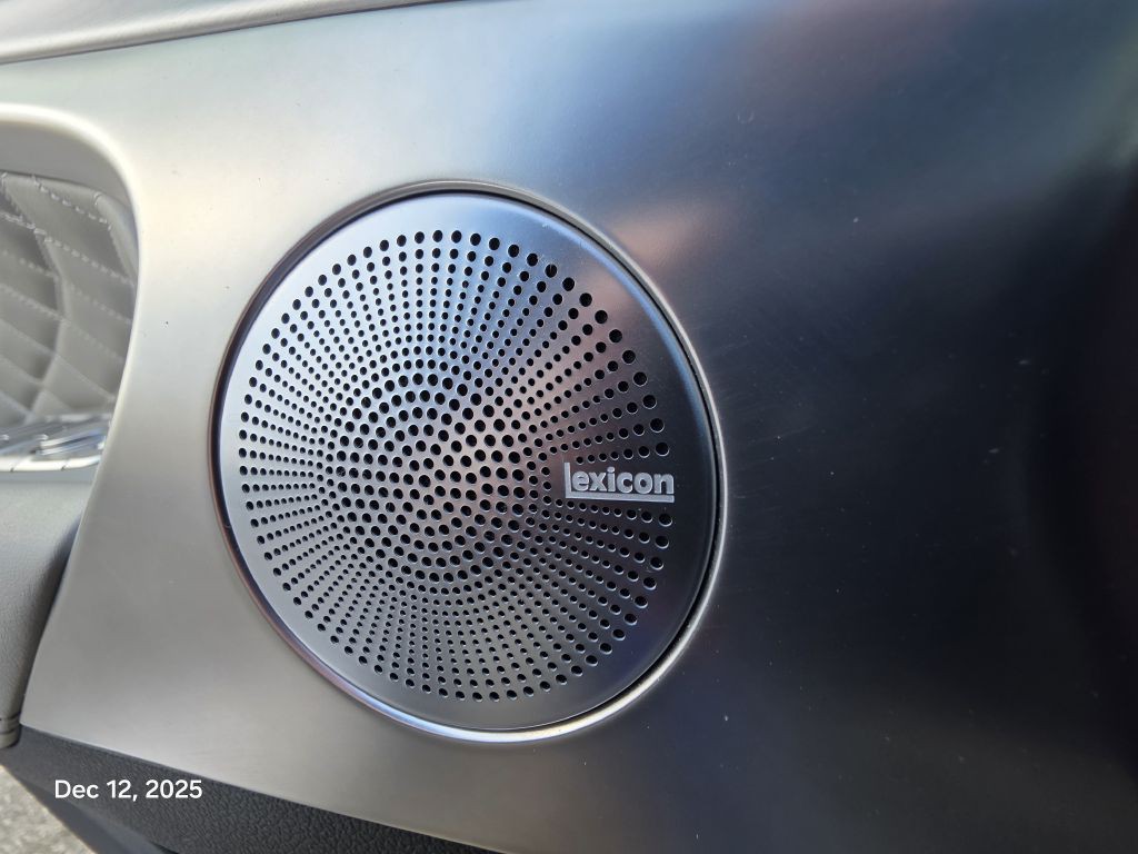 2019 Genesis G70 Image 31