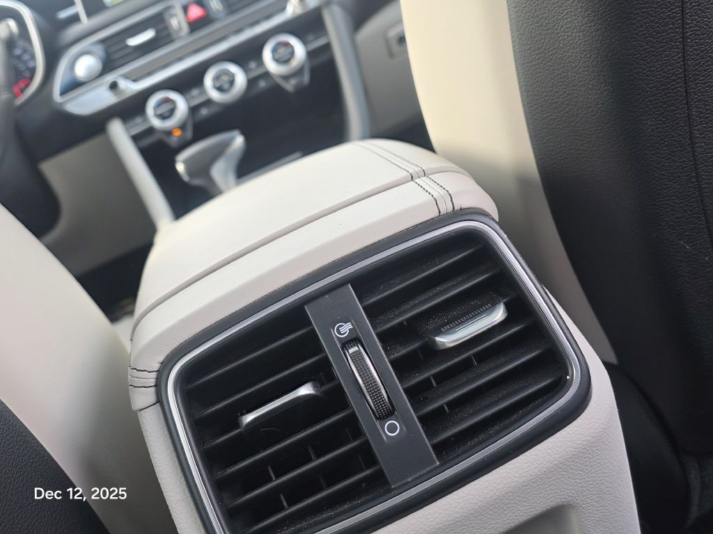 2019 Genesis G70 Image 45